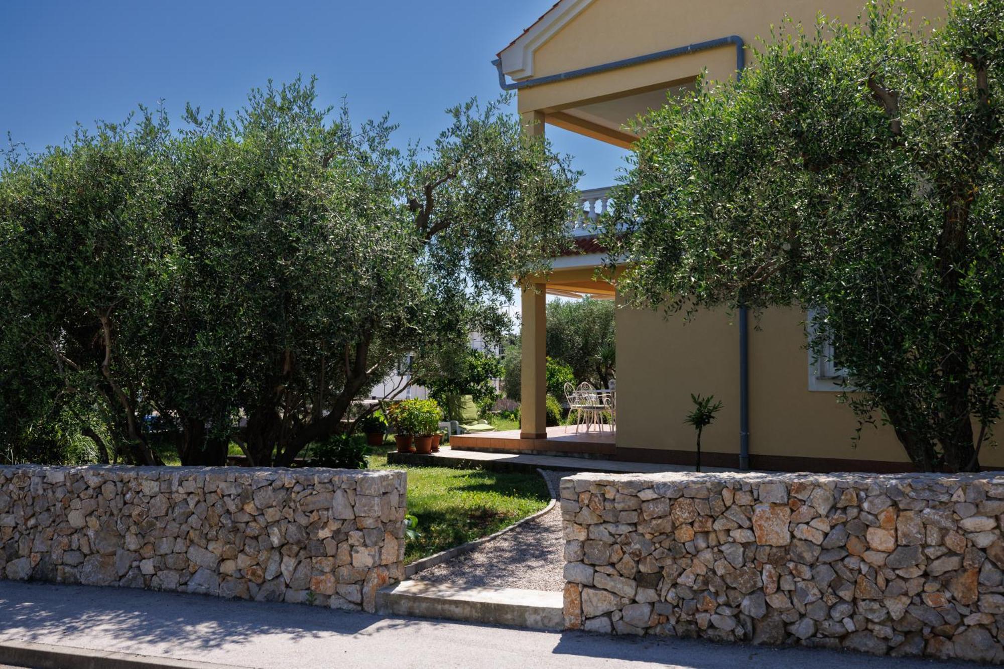 Olea Krk Apartament *